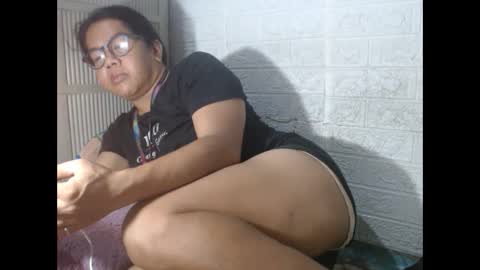 Snapshot of i_drain_u_bitch chatting on 5, 2, 2025 jamaeca online show from 5, 2, 2025
