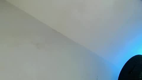 Snapshot of i_love_eula chatting on 28, 2, 2025 cant get you out of my head online show from 28, 2, 2025