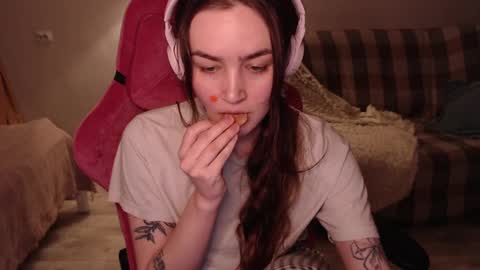 Snapshot of i_love_icecream chatting on 5, 3, 2025 elisabeth online show from 5, 3, 2025