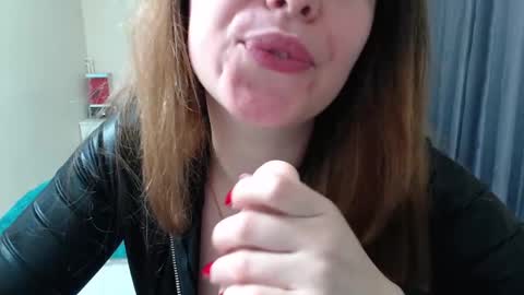Snapshot of iamdaddyissues chatting on 2, 1, 2025 Alice online show from 2, 1, 2025