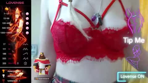 Snapshot of iamdaddyissues chatting on 19, 10, 2025 Alice online show from 19, 10, 2025