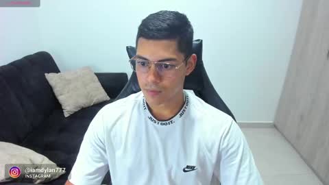 Dylan  independent model  online show from 10, 2, 2025