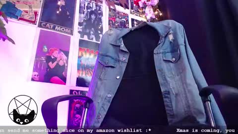 Snapshot of iammari_ chatting on 18, 12, 2024 Mari online show from 18, 12, 2024