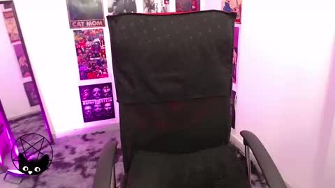 Snapshot of iammari_ chatting on 8, 3, 2025 Mari online show from 8, 3, 2025