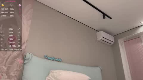 Snapshot of iamninamint chatting on 19, 10, 2025 Nina  online show from 19, 10, 2025