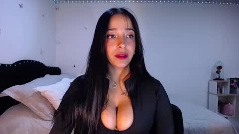 Snapshot of iamroxanne chatting on 11, 10, 2025 Camila online show from 11, 10, 2025