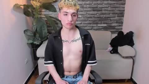 Snapshot of ian_lombardi chatting on 14, 4, 2026 Camilo online show from 14, 4, 2026