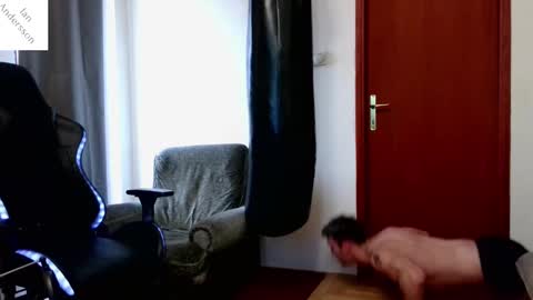 Snapshot of ianandersson27 chatting on 1, 2, 2025 Ian Andersson online show from 1, 2, 2025