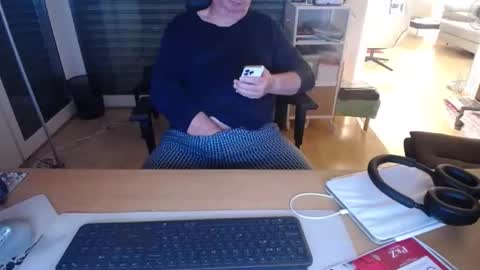 iandy12 online show from 2, 6, 2026