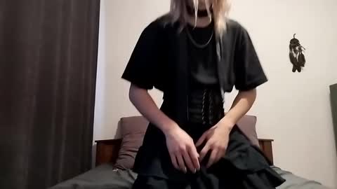 Snapshot of icebenz chatting on 3, 11, 2025 Jade online show from 3, 11, 2025