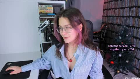 Snapshot of icefroq chatting on 30, 12, 2024 Julia online show from 30, 12, 2024