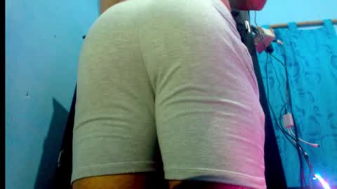 Snapshot of icyestic chatting on 26, 10, 2025 bryan online show from 26, 10, 2025