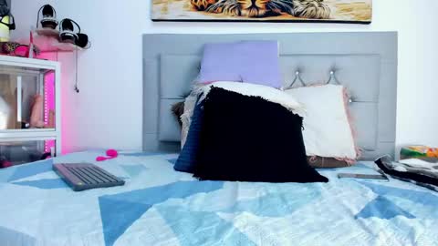 Snapshot of idaly_lovepussy chatting on 21, 1, 2025 idaly    online show from 21, 1, 2025