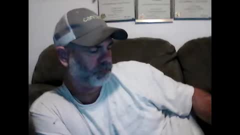 Snapshot of idkwhyidothis348732 chatting on 8, 1, 2025 idkwhyidothis348732 online show from 8, 1, 2025