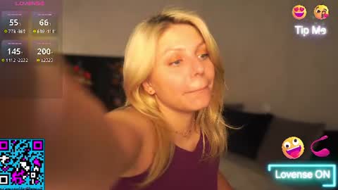Snapshot of idontlikeguccibelts chatting on 23, 6, 2026 Little Flower online show from 23, 6, 2026