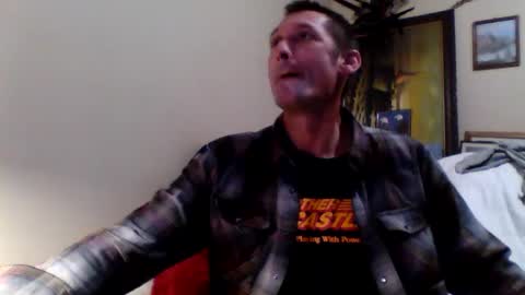 Snapshot of ifoundthegspot chatting on 2, 11, 2025 Darthmark420 online show from 2, 11, 2025