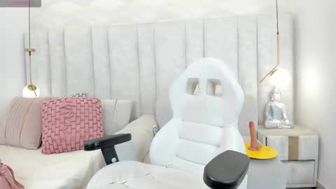 Naty  online show from 9, 3, 2026