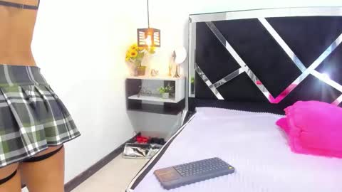 Snapshot of iisabella_noa chatting on 15, 9, 2025 Isabella online show from 15, 9, 2025