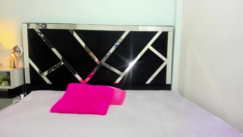 Snapshot of iisabella_noa chatting on 20, 9, 2025 Isabella online show from 20, 9, 2025