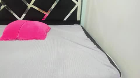 Snapshot of iisabella_noa chatting on 22, 9, 2025 Isabella online show from 22, 9, 2025