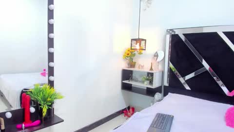 Snapshot of iisabella_noa chatting on 25, 9, 2025 Isabella online show from 25, 9, 2025