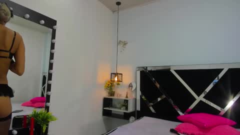 Snapshot of iisabella_noa chatting on 26, 9, 2025 Isabella online show from 26, 9, 2025