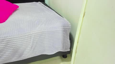 Snapshot of iisabella_noa chatting on 2, 10, 2025 Isabella online show from 2, 10, 2025