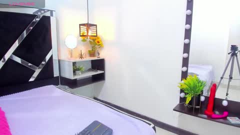 Snapshot of iisabella_noa chatting on 25, 10, 2025 Isabella online show from 25, 10, 2025