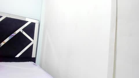 Snapshot of iisabella_noa chatting on 6, 11, 2025 Isabella online show from 6, 11, 2025