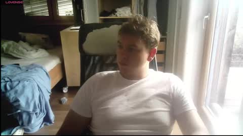 iloveyoutoo2000 online show from 18, 9, 2025