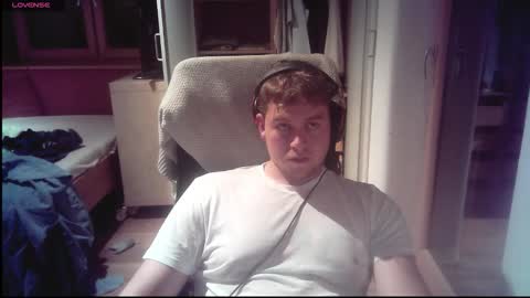 iloveyoutoo2000 online show from 6, 10, 2025