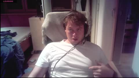 iloveyoutoo2000 online show from 8, 10, 2025