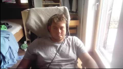 iloveyoutoo2000 online show from 10, 10, 2025