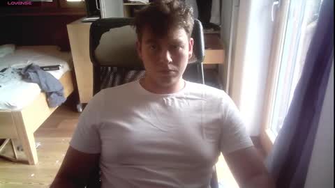 iloveyoutoo2000 online show from 24, 10, 2025