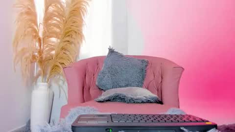 Mia online show from 10, 2, 2026