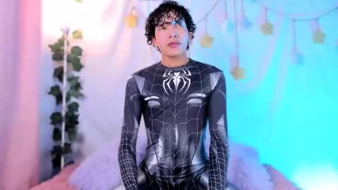 Alejo independent model   online show from 26, 4, 2026