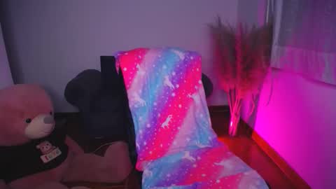 Snapshot of im_alyn chatting on 4, 11, 2025 Alyn online show from 4, 11, 2025