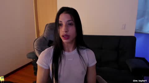 Snapshot of im_taylor chatting on 19, 1, 2025 TAYLOR online show from 19, 1, 2025