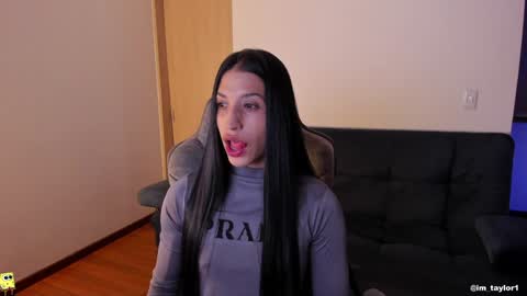 Snapshot of im_taylor chatting on 20, 1, 2025 TAYLOR online show from 20, 1, 2025