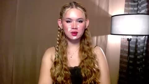 Snapshot of imjustasluttyintownxxx chatting on 4, 12, 2025 Mika online show from 4, 12, 2025