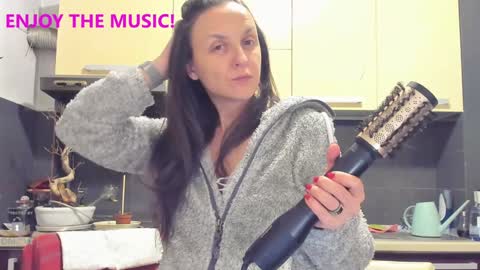 Snapshot of inakush chatting on 3, 1, 2025 Ina Kush online show from 3, 1, 2025