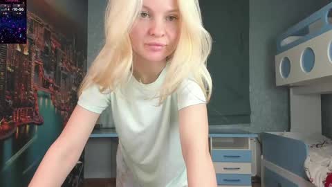 Snapshot of incredible__shell_ chatting on 27, 4, 2026 Masha online show from 27, 4, 2026