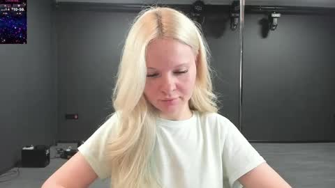 Snapshot of incredible__shell_ chatting on 27, 5, 2026 Masha online show from 27, 5, 2026