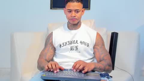 Snapshot of independent_project chatting on 27, 10, 2025 Jacobo online show from 27, 10, 2025