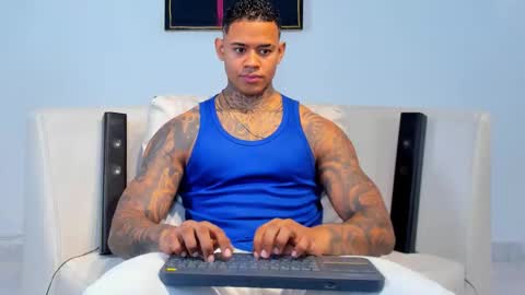 Snapshot of independent_project chatting on 8, 11, 2025 Jacobo online show from 8, 11, 2025