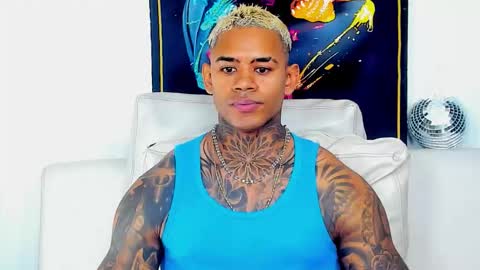 Snapshot of independent_project chatting on 28, 11, 2025 Jacobo online show from 28, 11, 2025