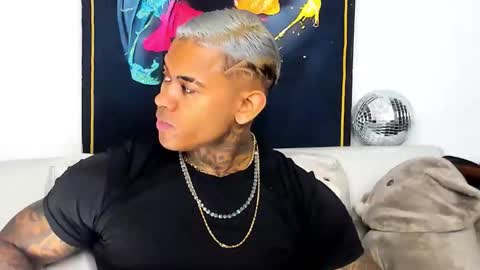 Snapshot of independent_project chatting on 14, 12, 2025 Jacobo online show from 14, 12, 2025