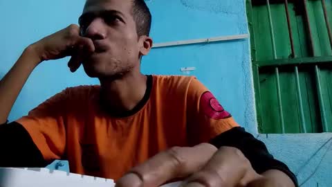 Snapshot of indian_bengali_boy chatting on 28, 9, 2025 Suman Leo online show from 28, 9, 2025