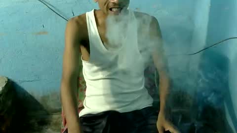 Snapshot of indian_bengali_boy chatting on 2, 10, 2025 Suman Leo online show from 2, 10, 2025