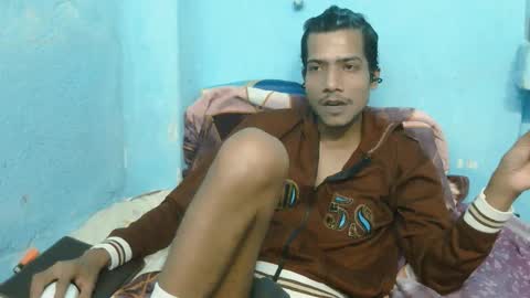 Snapshot of indian_bengali_boy chatting on 2, 12, 2025 Suman Leo online show from 2, 12, 2025